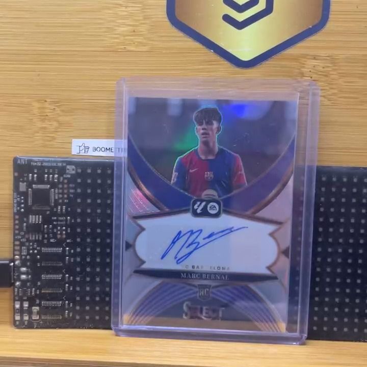 Marc Jacobs AUTO - Marc Bernal - Barcelona - rookie card - Silver Prizm - Select LaLiga 2024-25 product image