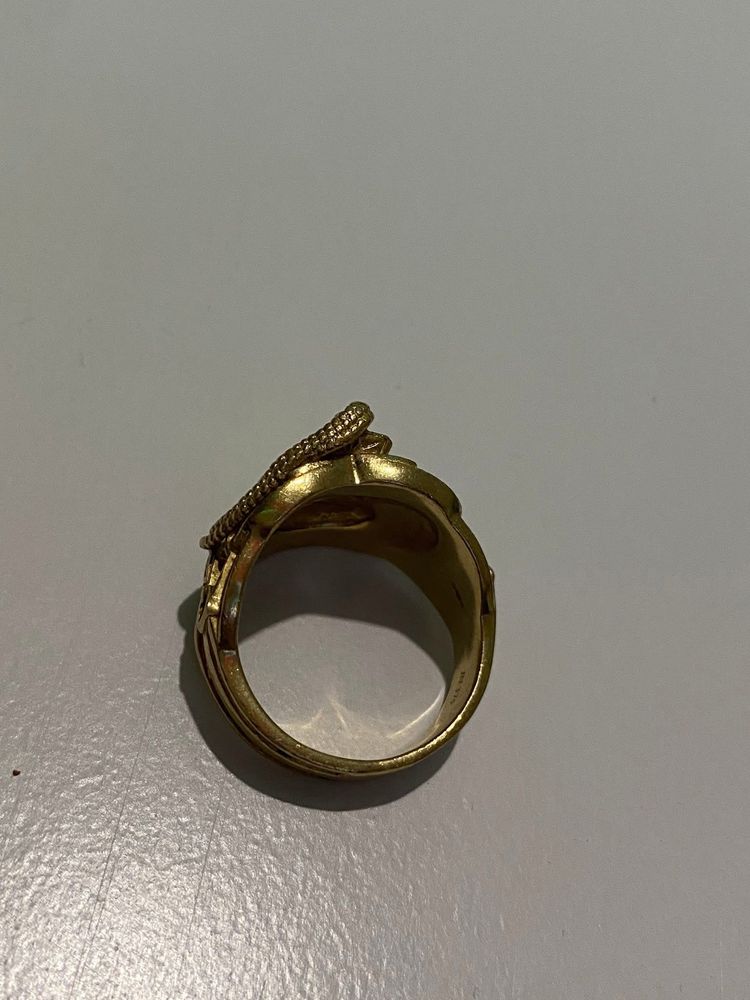 9ct Gold Saddle ring  3
