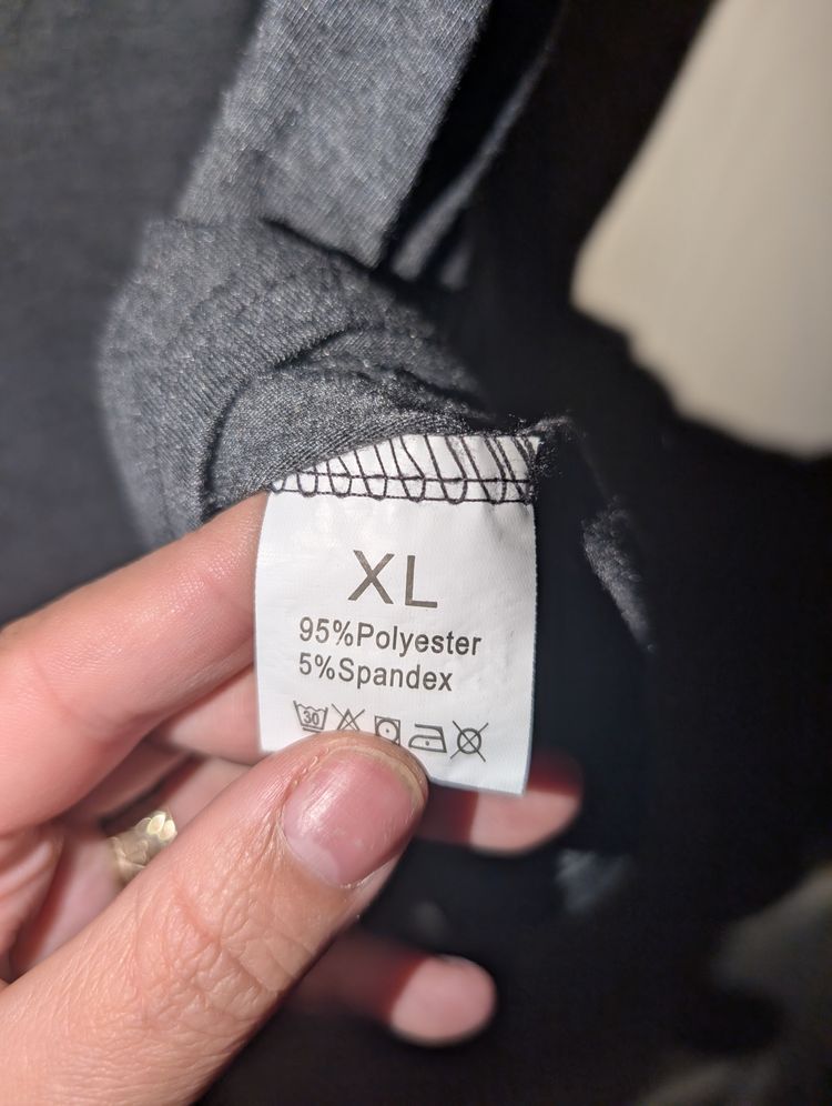 Dark Gray Sleeveless Tank Top With Text Print 2