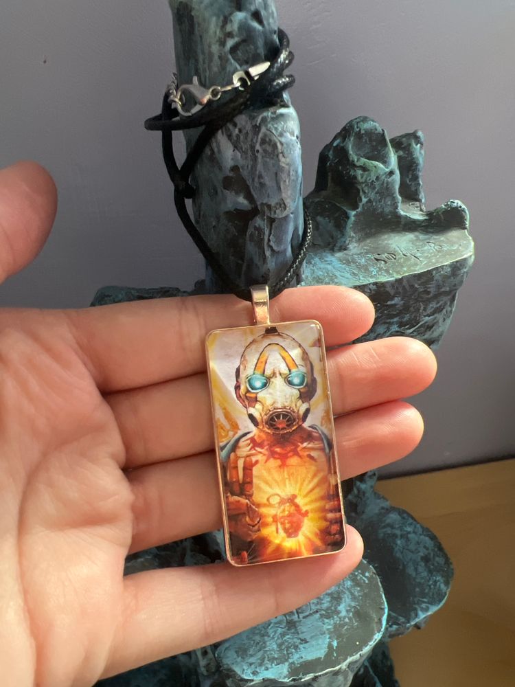 BORDERLANDS STYLE GLASS NECKLACE HANDMADE 