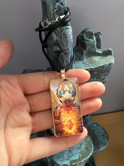 BORDERLANDS STYLE GLASS NECKLACE HANDMADE