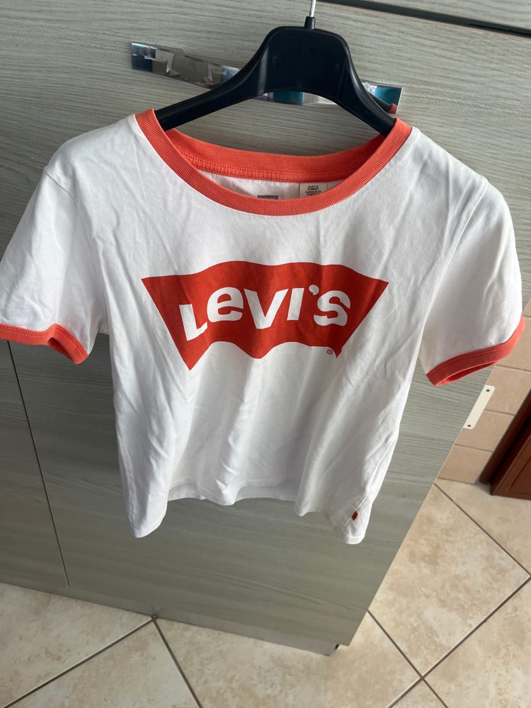 Other Levi'S White T-Shirt With Red Trim product image