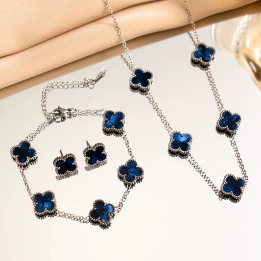 Blue Clover-Shaped Jewelry Set Necklace Bracelet Earrings image 1