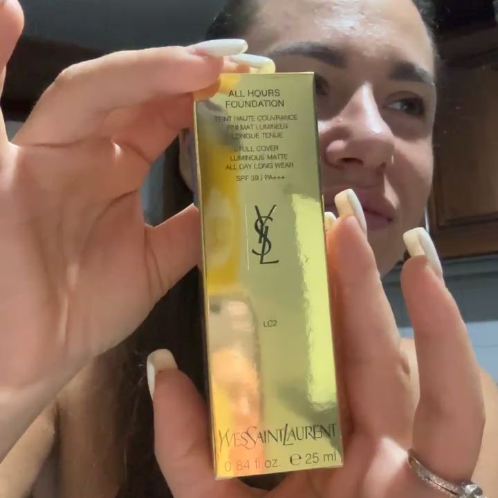 Yves Saint Laurent Yves Saint Laurent All Hours Foundation - Makeup product image