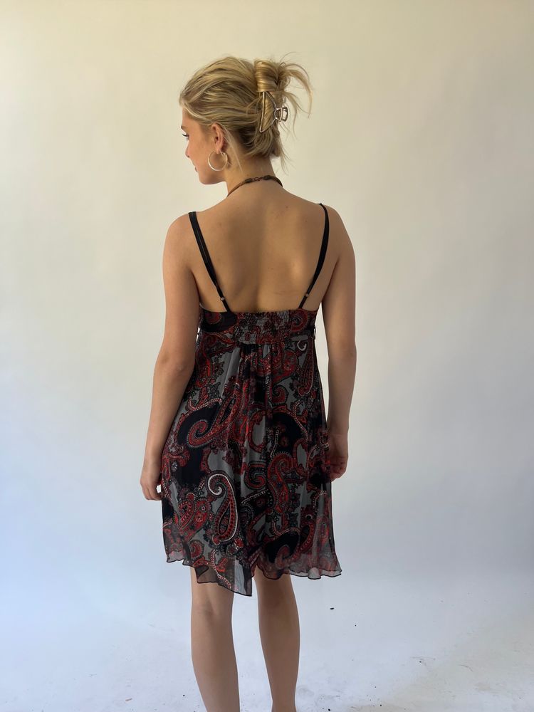 back to school drop | small red and black patterned dress obraz 7