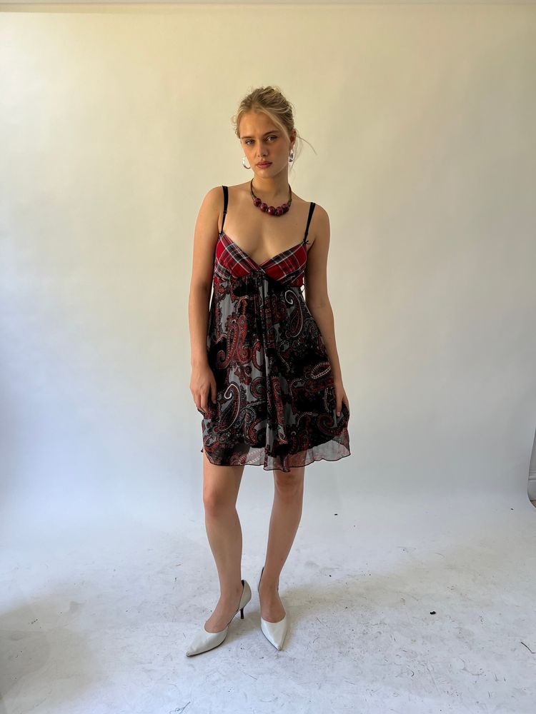 back to school drop | small red and black patterned dress obraz 5