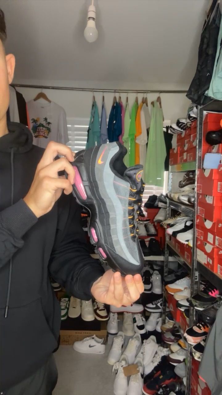 Nike Nike air max 95 size 9.5 product image