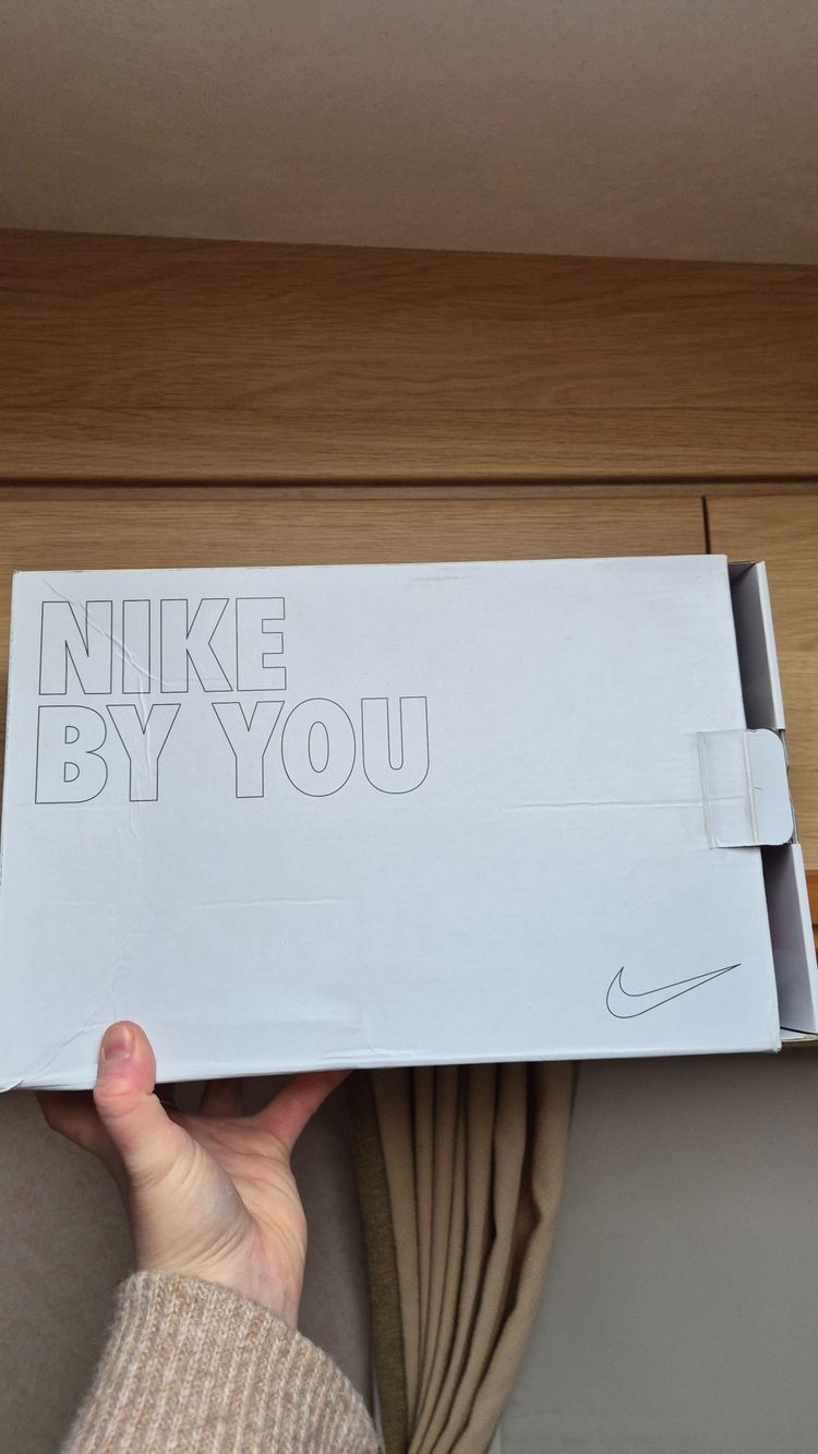 Nike Sneakers BNIB Womens Size 8 2