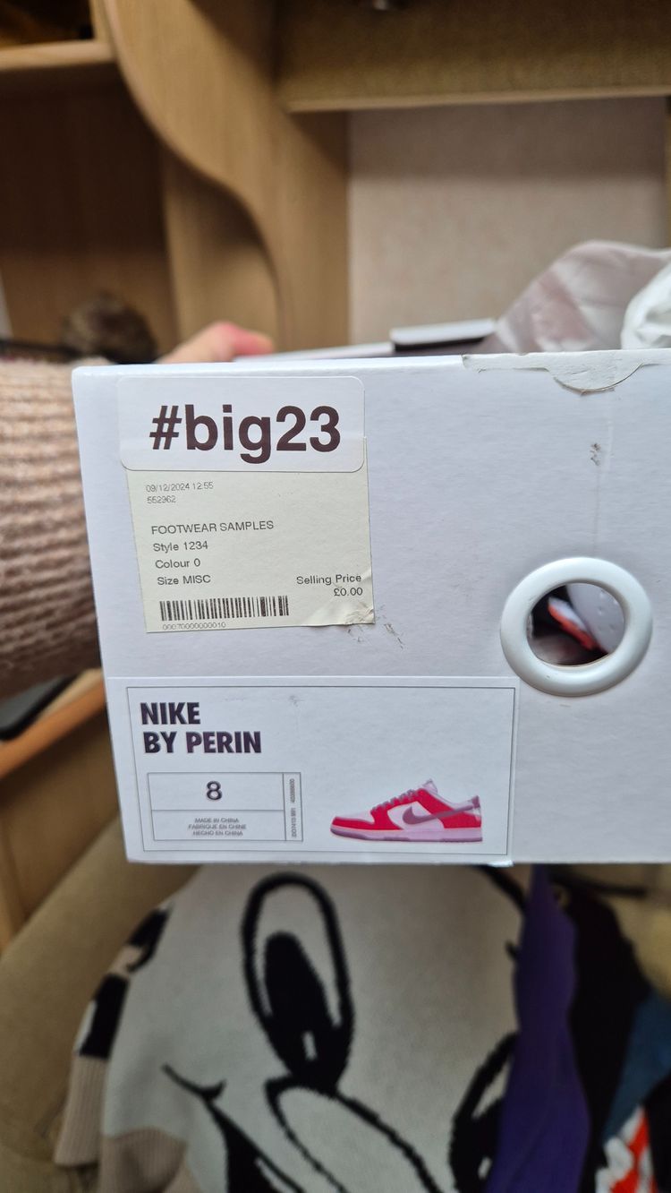 Nike Sneakers BNIB Womens Size 8 3