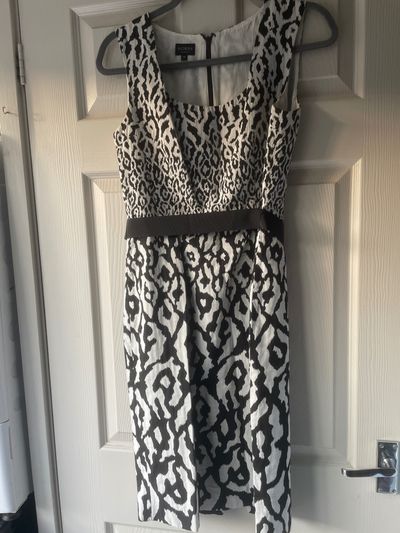 Hobbs Sleeveless Patterned Dress