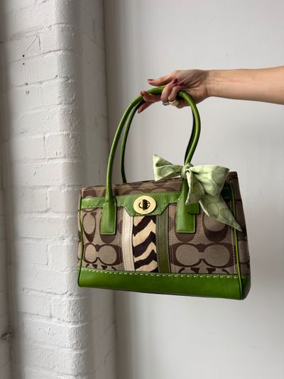 Brown And Green Tote Bag With Patterned Design And Bow