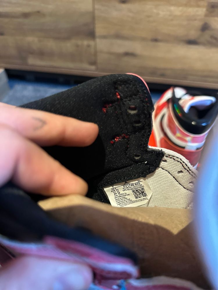 Jordan 1 Retro High “Spider-Man Across the Spider-Verse” U.K. 6 image 6