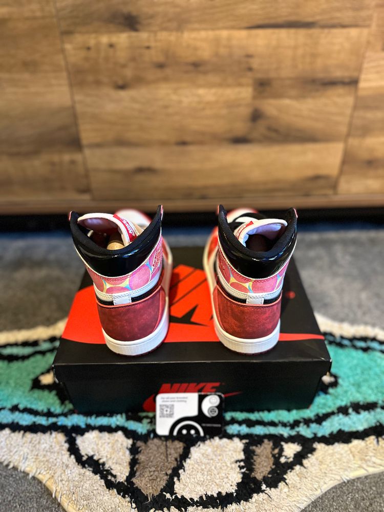 Jordan 1 Retro High “Spider-Man Across the Spider-Verse” U.K. 6 image 5