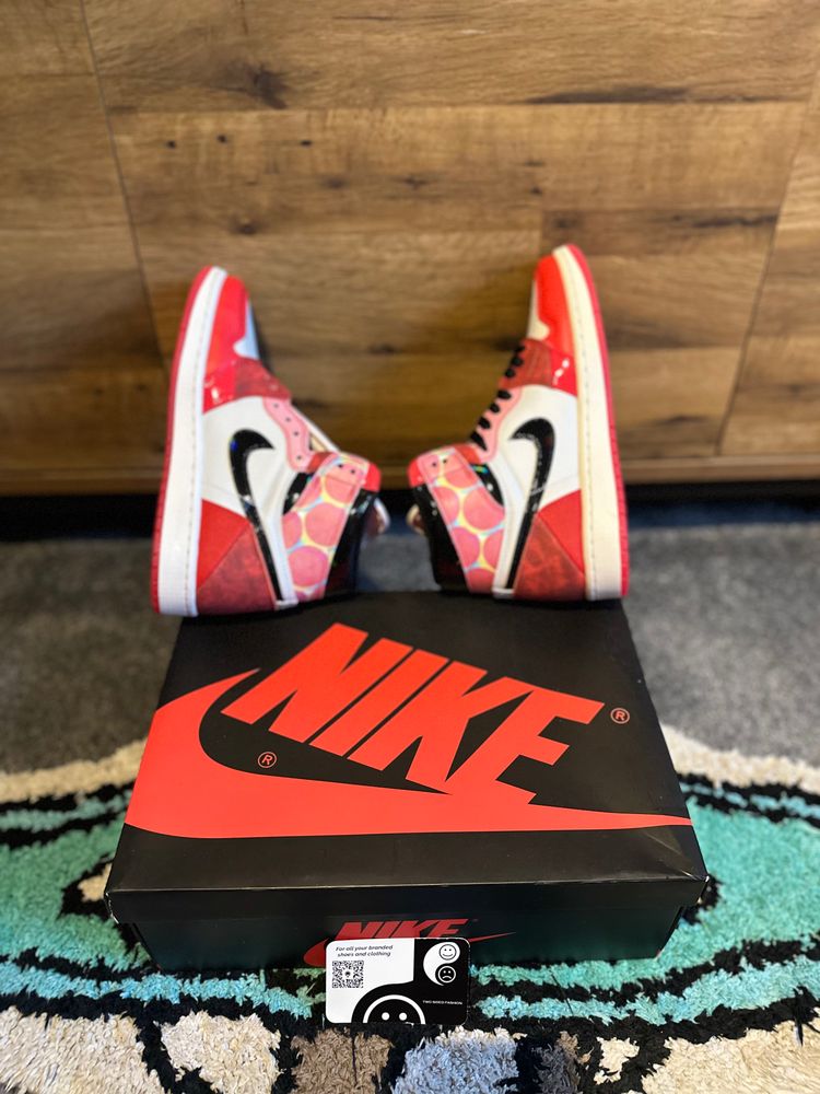 Jordan 1 Retro High “Spider-Man Across the Spider-Verse” U.K. 6 image 4