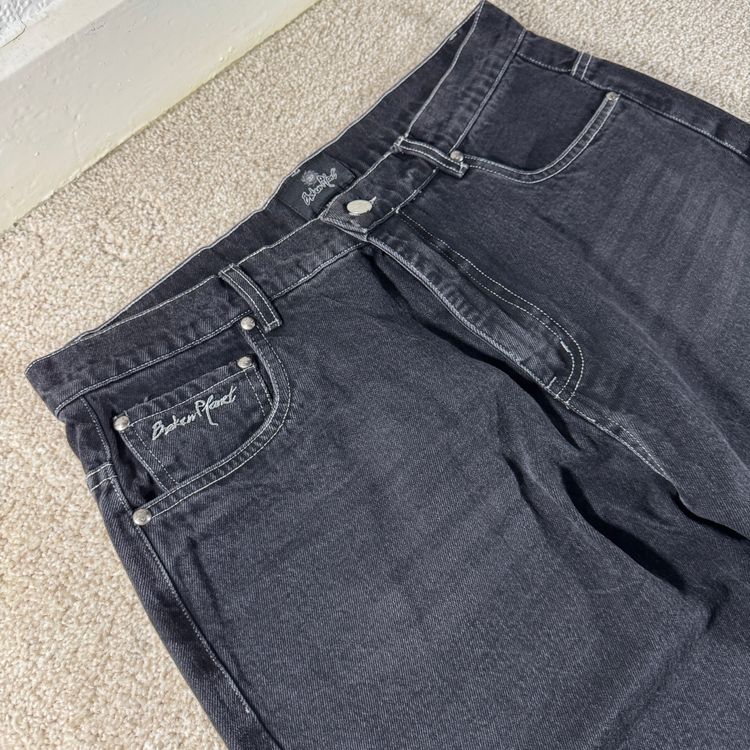 BROKEN PLANET JEANS  4