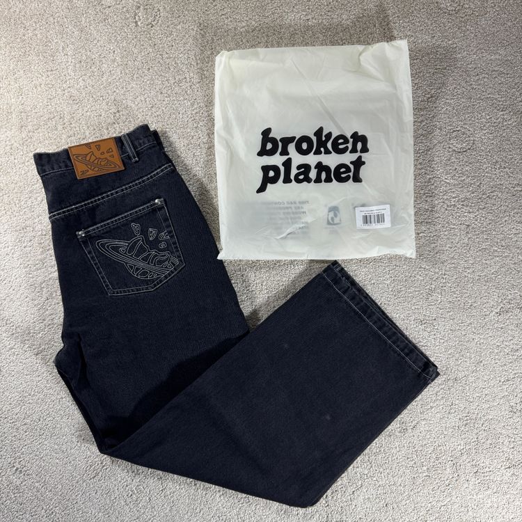 BROKEN PLANET JEANS 