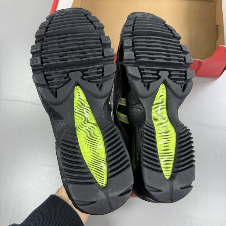 Immagine di Nike Air Max 95 Size UK 4.5 NDSTRKT Neon Grey Volt Trainers CZ3591-002 7
