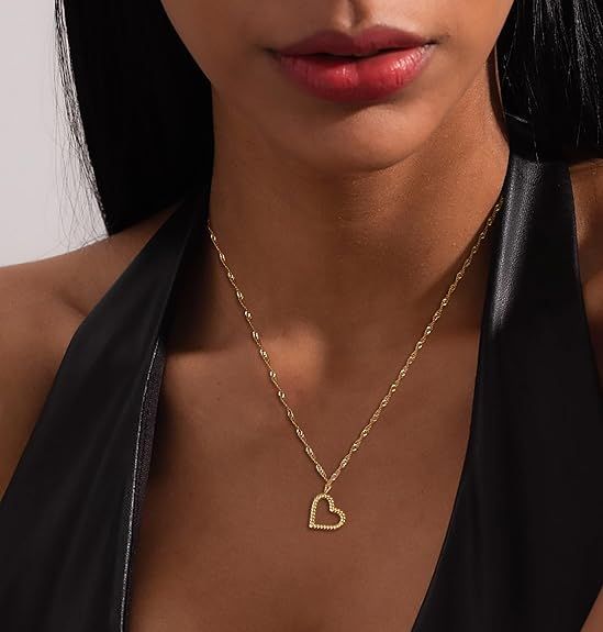 Gold Heart Pendant Necklace 2