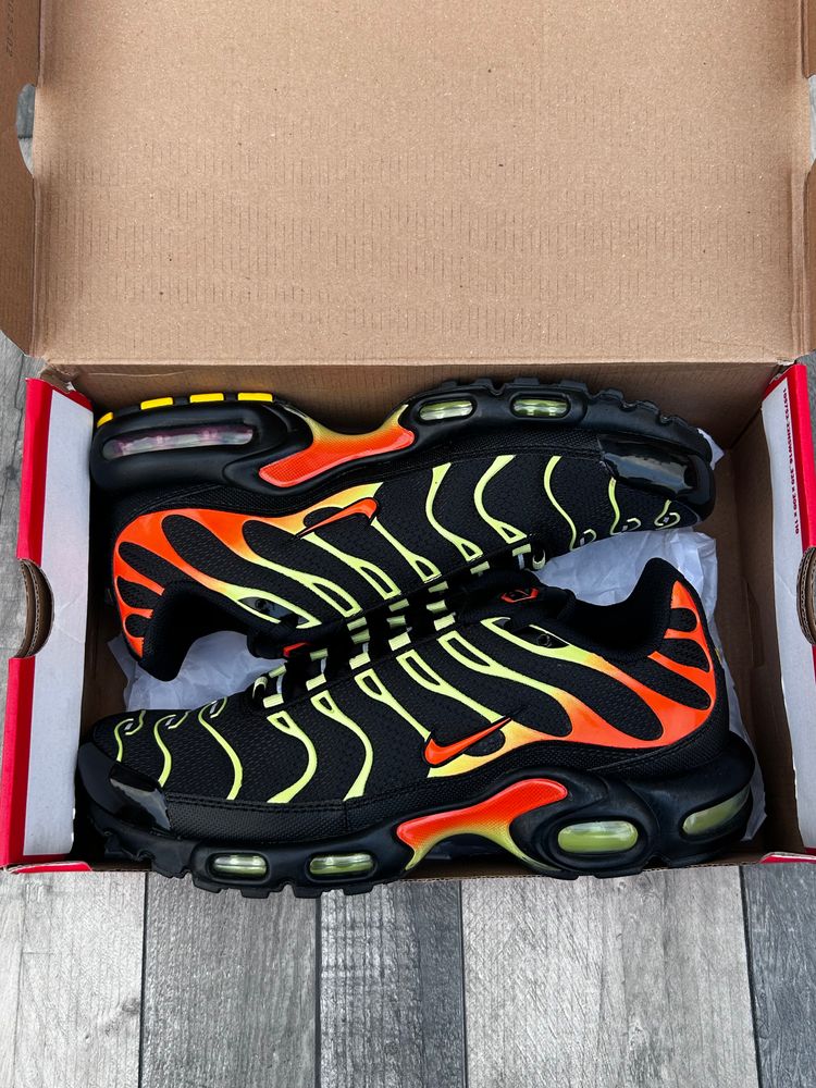 Nike Air Max Plus TN Trainers ‘Black Hyper Crimson’ - Size UK 7.5  image 8