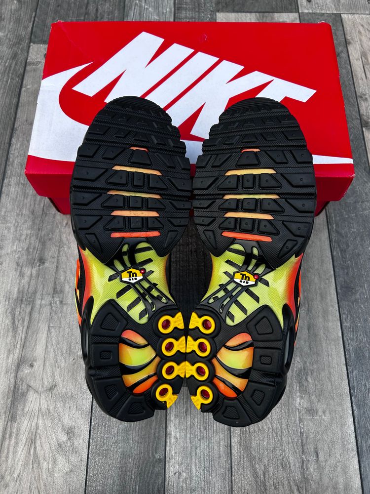Nike Air Max Plus TN Trainers ‘Black Hyper Crimson’ - Size UK 7.5  image 6