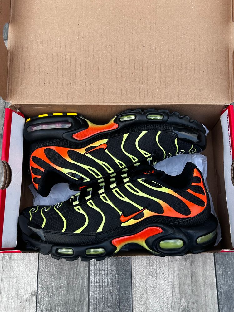 Nike Air Max Plus TN Trainers ‘Black Hyper Crimson’ - Size UK 7.5  image 1