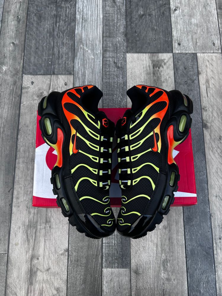 Nike Air Max Plus TN Trainers ‘Black Hyper Crimson’ - Size UK 7.5  image 5
