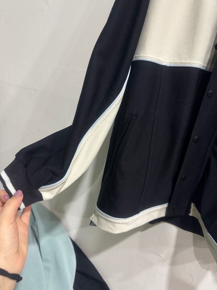 Black And White Hooded Jacket 3