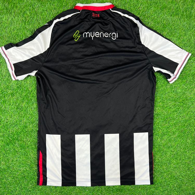 Grimsby Town 2022/2023  home football shirt- macron- size XL  3