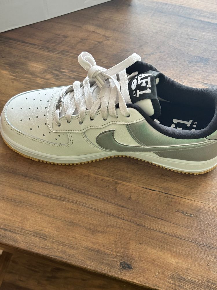 Nike Air Force 1 '07 Lv8 Sneakers