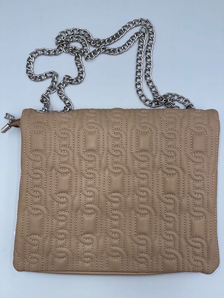 Quilted Beige Shoulder Bag With Chain Strap image 1