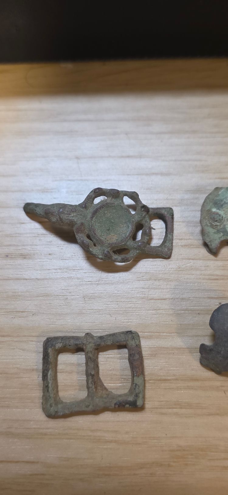  Roman Metal Buckles And Decorative Metal detection finds  imagen 3