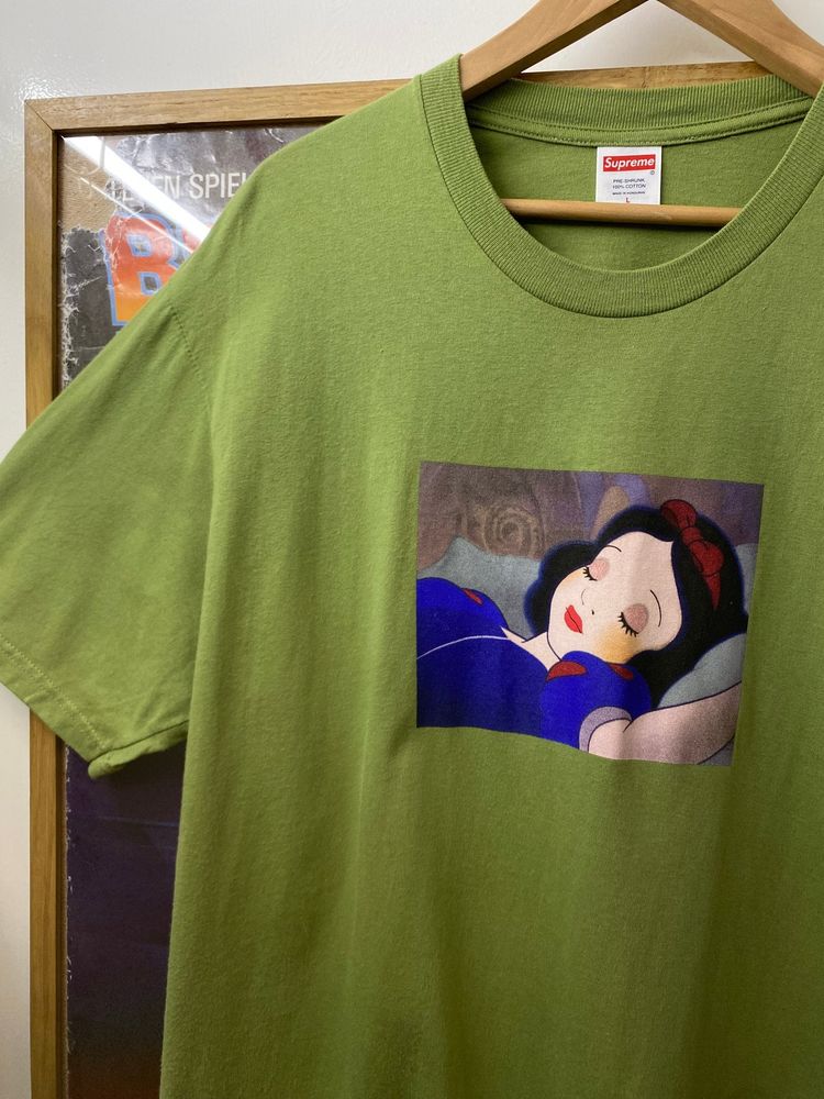 AW2024 Supreme Snow White Photo Graphic Double Sided Tee image 2
