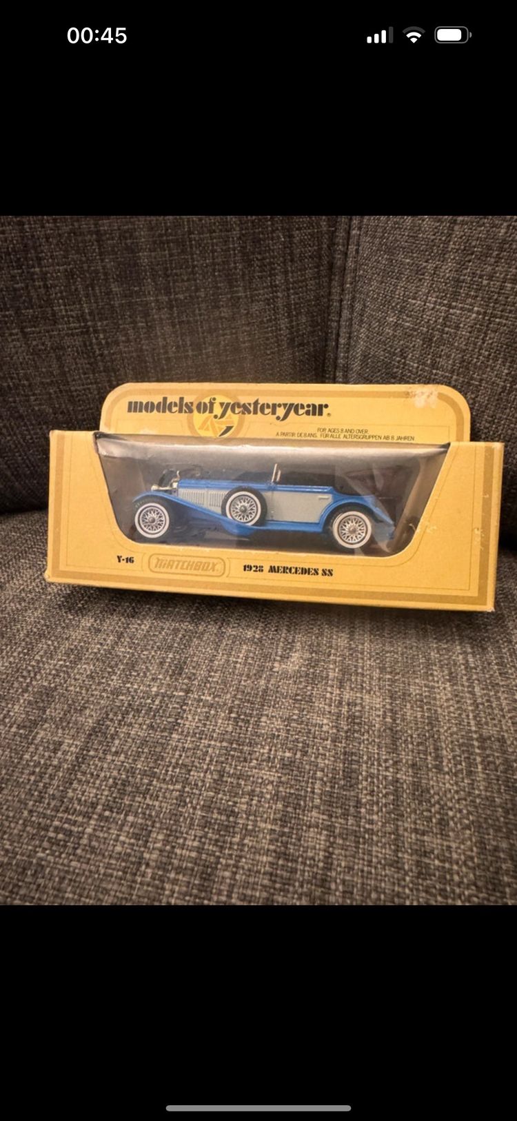 Blue Vintage Car Model