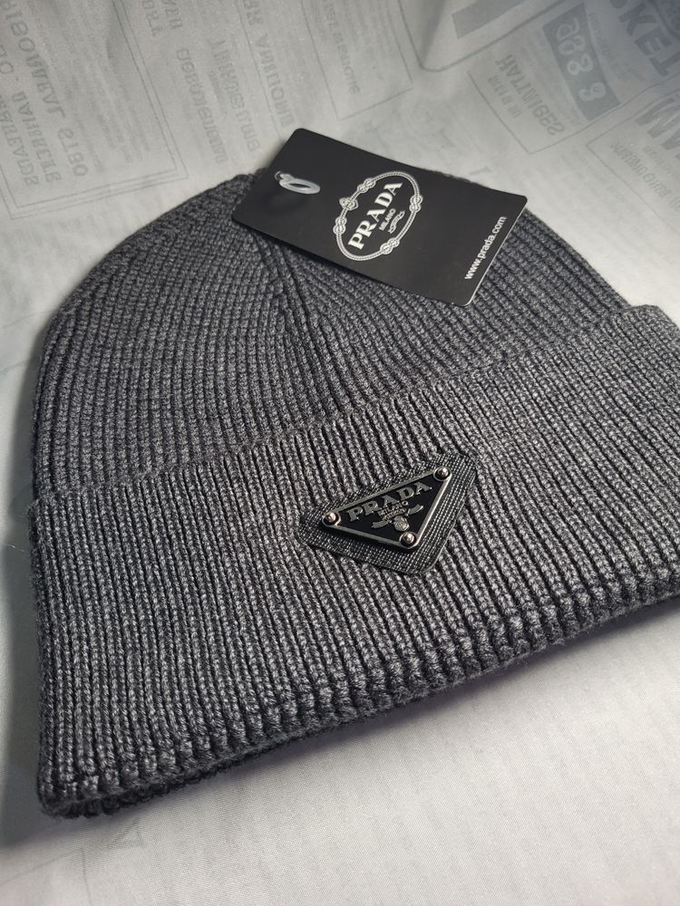 Prada Grey Knit Beanie Hat obraz 2