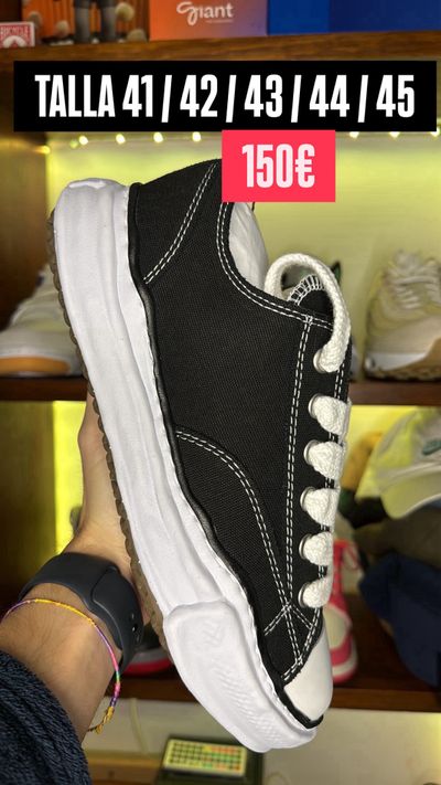 MIHARA PETERSON Black Canvas Sneaker