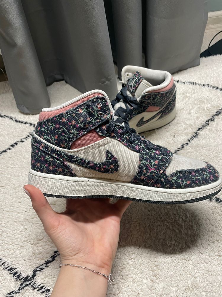 Other High-Top Sneakers product image