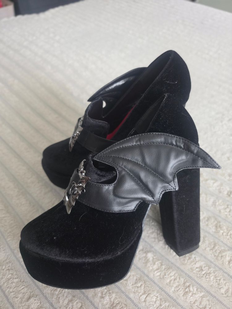 Iron Fist Black Platform High Heel Shoes With Wing Detail imagen 10