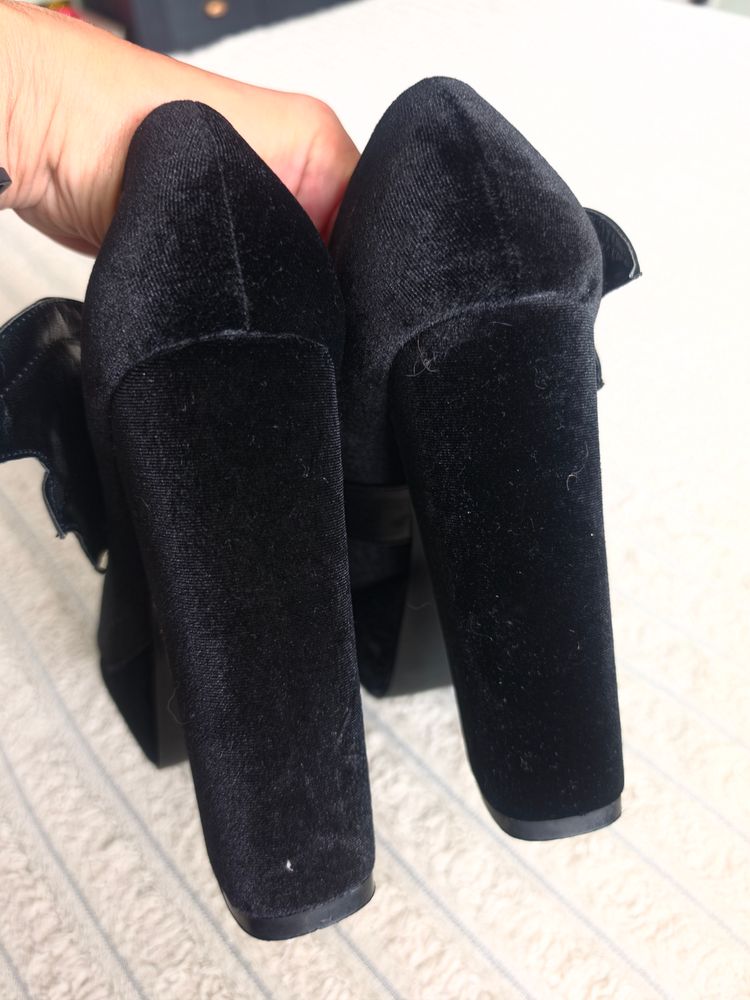 Iron Fist Black Platform High Heel Shoes With Wing Detail imagen 9