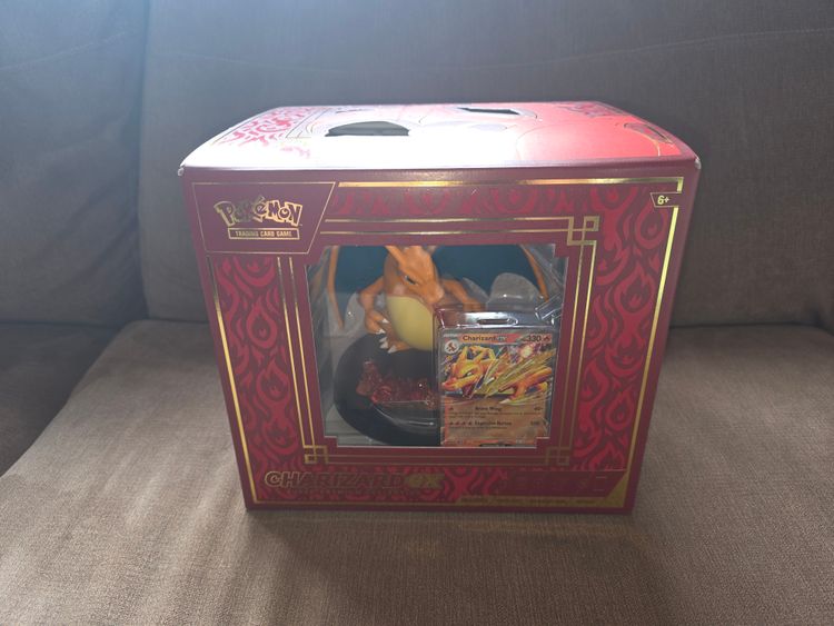 Pokemon TCG Charizard EX Super-Premium Collection Box image 2