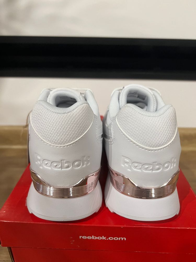 Reebok  Women'S Sneakers 37.5 size  image 3