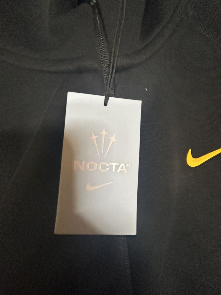 Immagine di Black nocta tech fleece  2