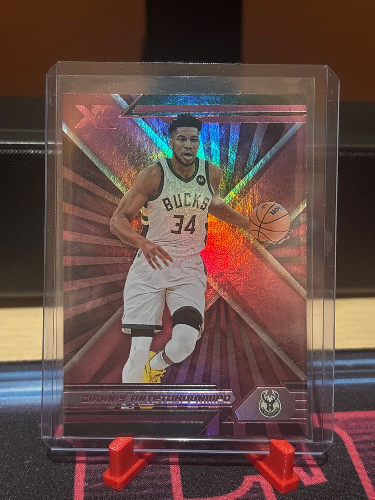 Giannis Antetokounmpo Basketball Trading Card