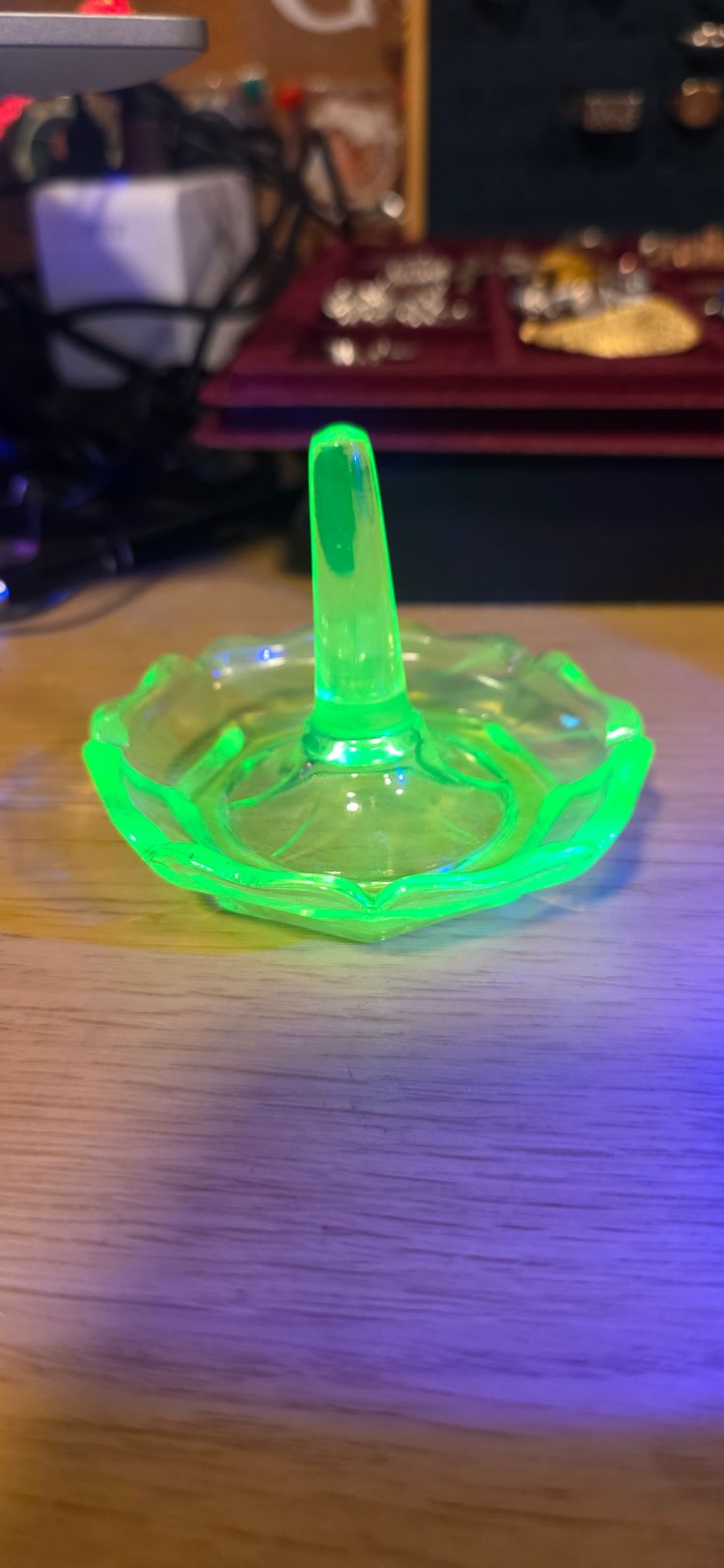Glass Ring Holder uranium glass extremely rare  image 1
