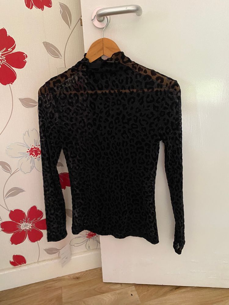 LUC-CE Black Leopard Print Long Sleeve Top size medium BNWT