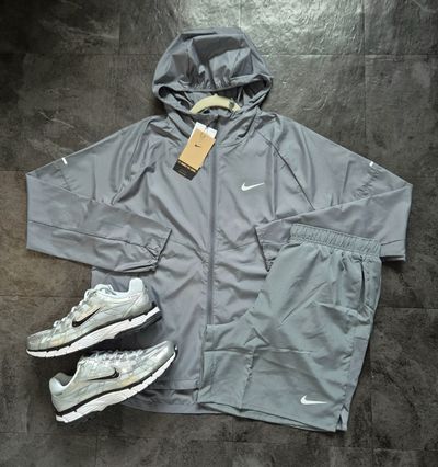 Nike Repel Windrunner And Shorts Set