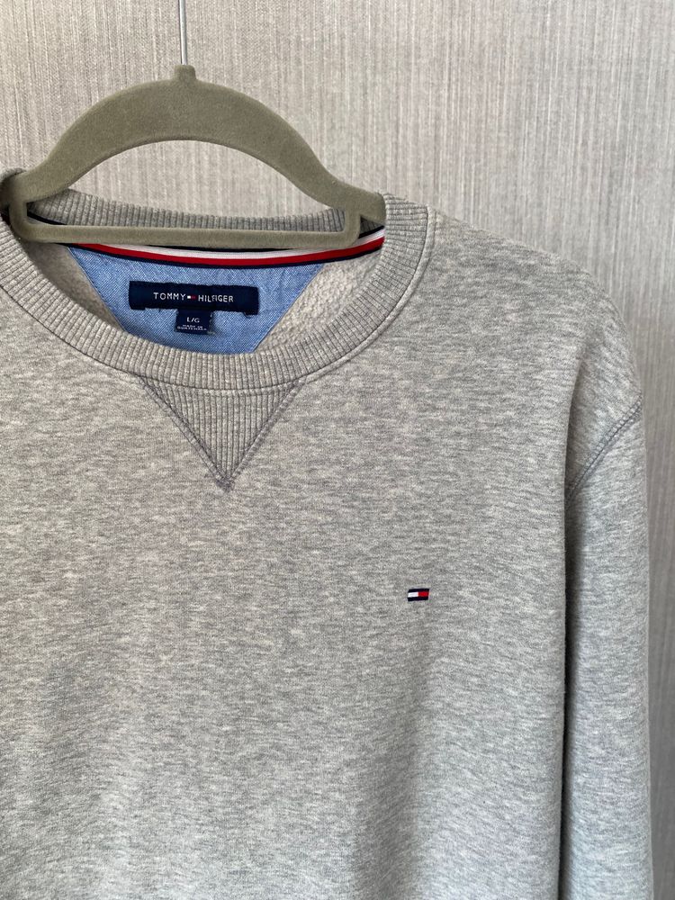 Tommy Hilfiger Grey Sweatshirt