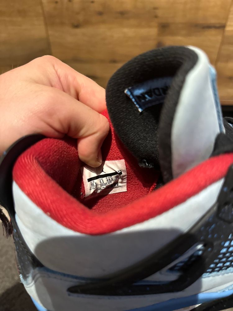 Nike Air Jordan 4 “Travis Scott Cactus Jack” U.K. 9.5 imagen 8