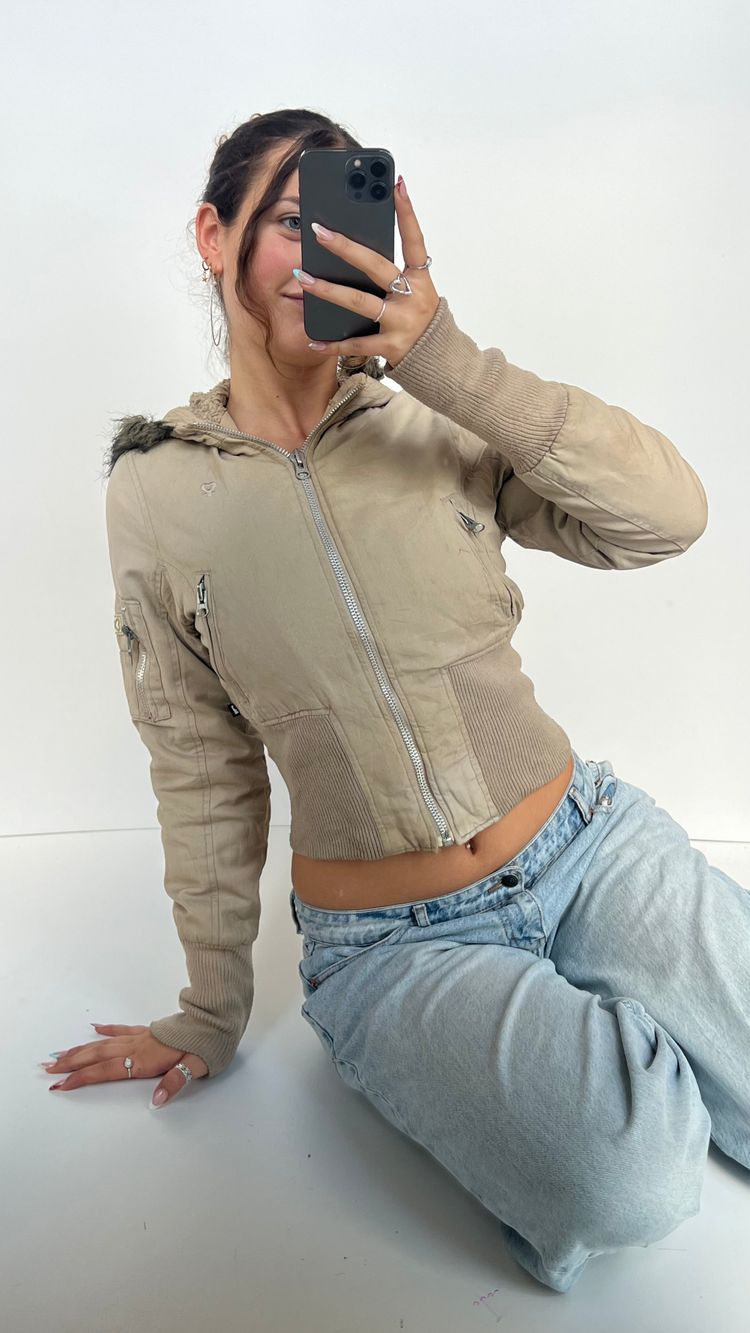 00s beige cinch jacket- size M image 3