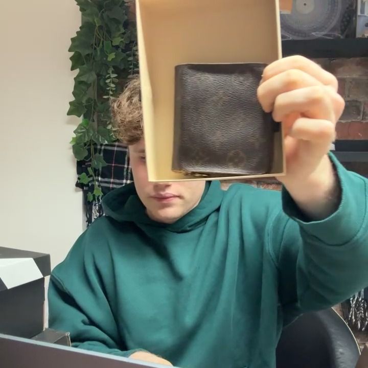 Louis Vuitton lv wallet product image