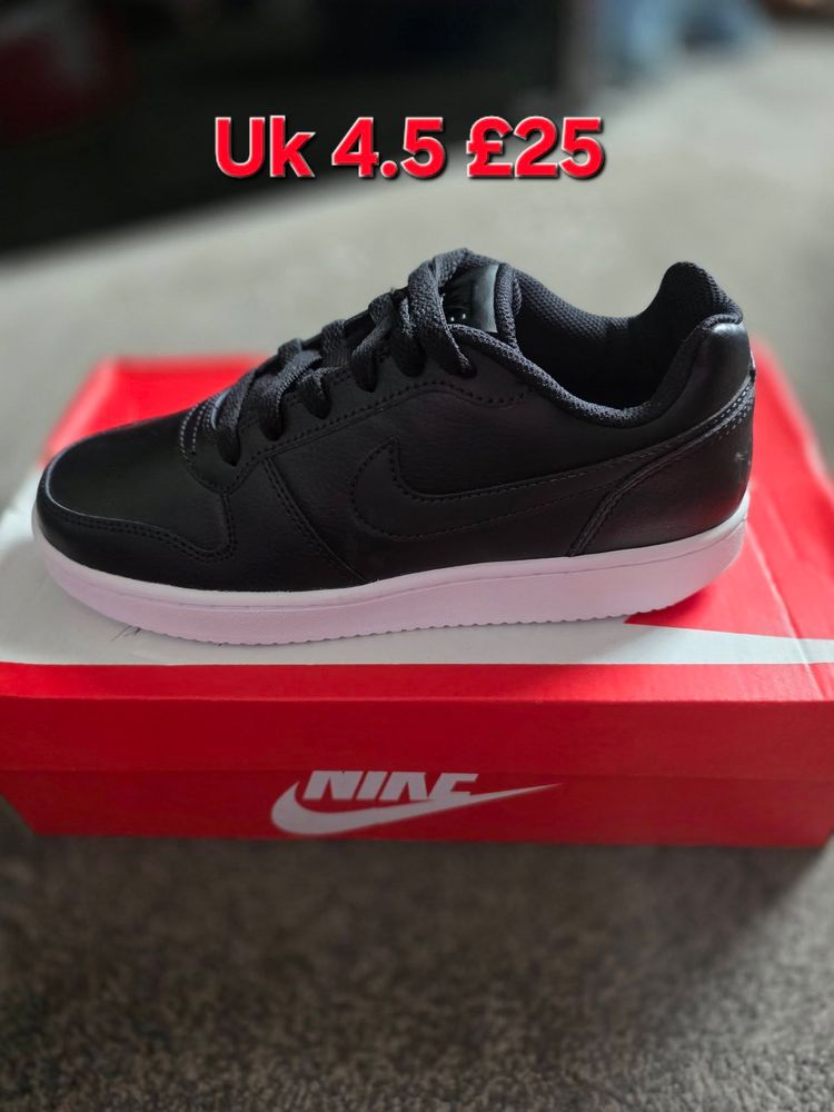 Nike Nike Black Sneakers product image